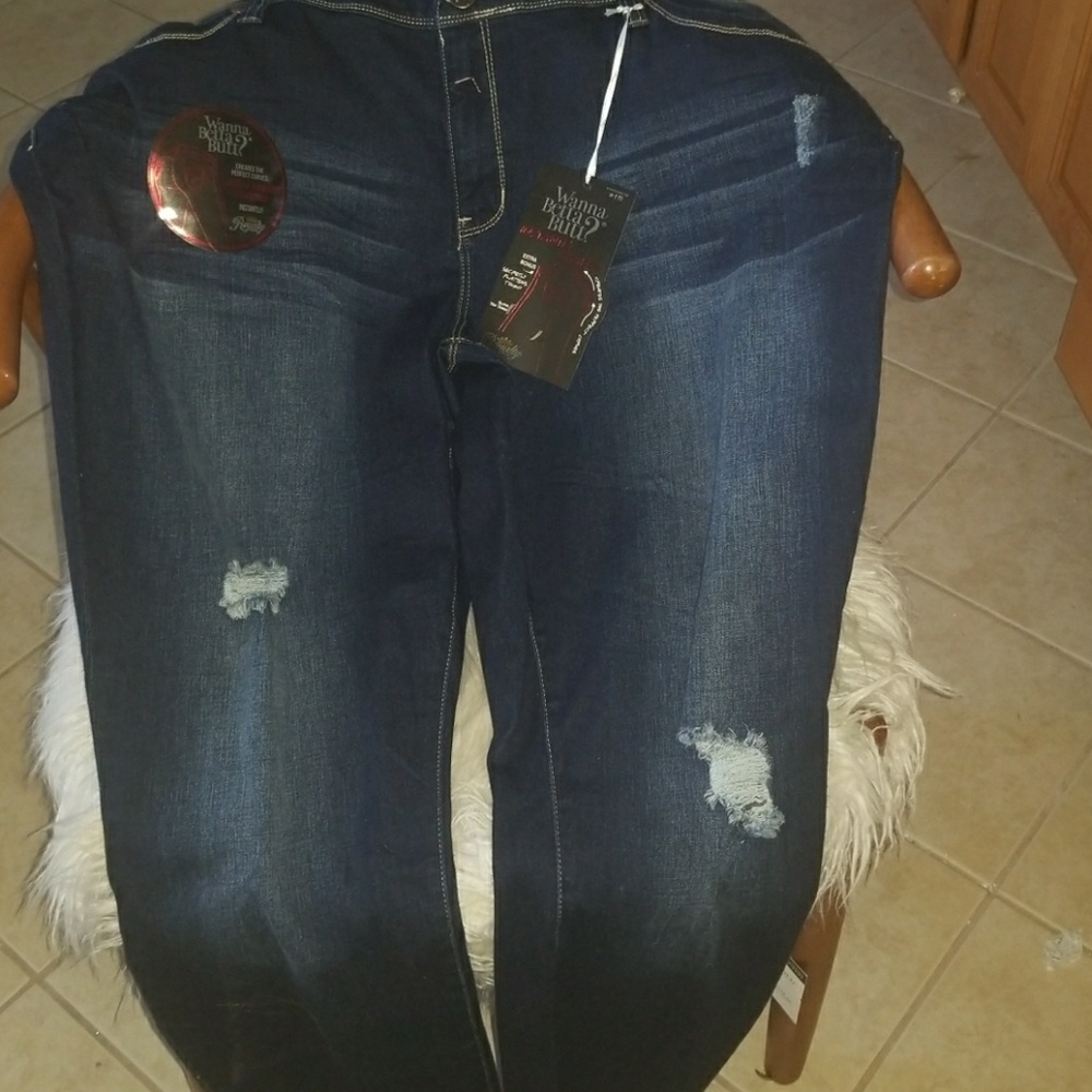 Distressed Betta Butt Jeans